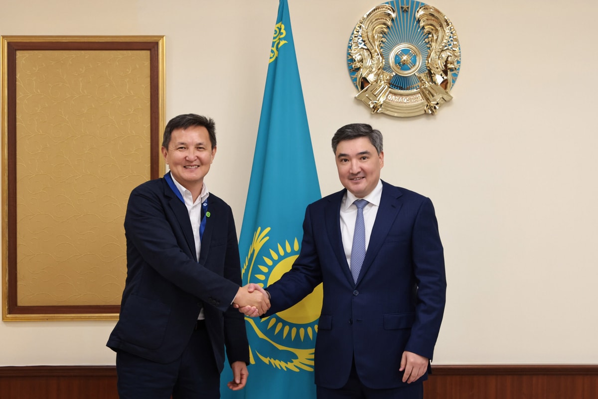 Олжас Бектенов и основатель сервиса inDrive Арсен Томский обсудили вопросы развития цифровой индустрии